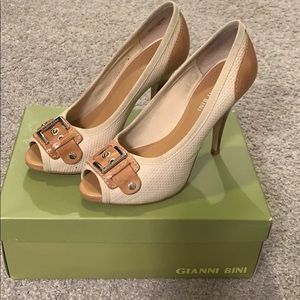 Gianni Bini Boulevard Heels